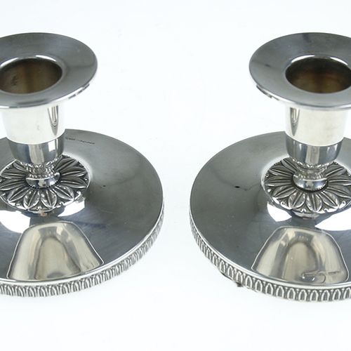 Null Silver objects - Miscellaneous - Pair of silver candle sticks with stiff le&hellip;