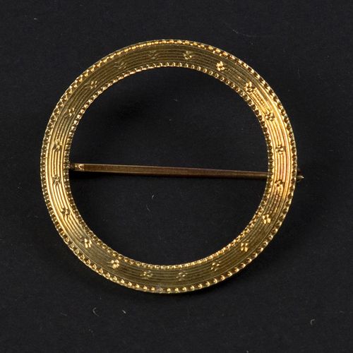 Null Gold jewellery and objects - 14k yellow gold brooch, round with delicate en&hellip;