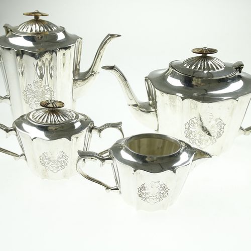 Null Silver objects - Great Britain - Four-piece silver tea- coffee service, com&hellip;