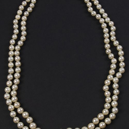 Null Gold jewellery and objects - Two-strand ascending cultured pearl necklace c&hellip;