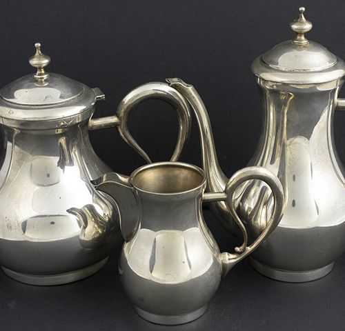 Null Silver objects - Italy - A three-piece silver coffee and tea service each o&hellip;