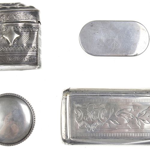 Null Silver objects - Miscellaneous - Silver scent box, snuff box and two pill b&hellip;