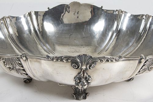 Null Silver objects - Italy - Large silver elongated centerpiece, with relief vo&hellip;
