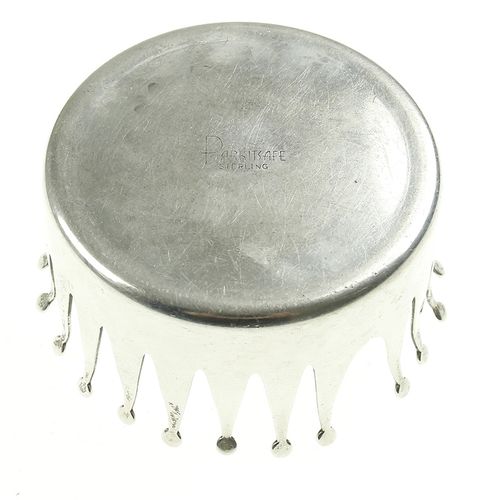 Null Silver objects - Miscellaneous - A silver cigar ashtray shaped as a crown, &hellip;