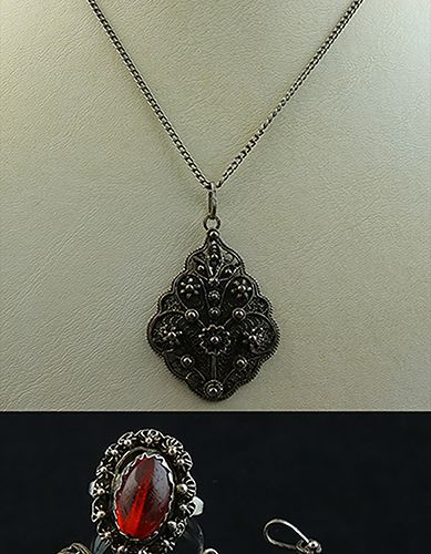 Null Silver jewellery - Vijf 3e gehalte (BWZG) filigrain sieraden: vier hangers,&hellip;