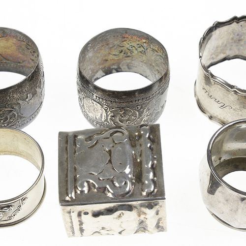 Null Silver objects - Miscellaneous - Silver napkin rings, scent box without cov&hellip;