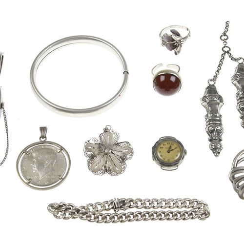 Silver jewellery - Zilveren sieraden, armbanden, hangers, ringen, etc., diverse &hellip;