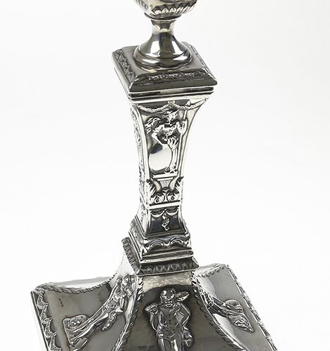 Null Silver objects - Great Britain - Silver candlestick with relief decoration &hellip;