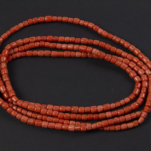 Null Gold jewellery and objects - Long coral necklace - 144 cm -