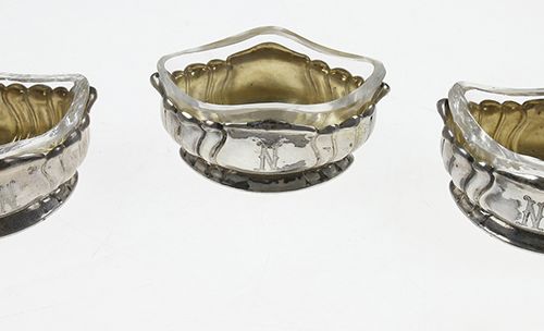 Null Silver objects - Miscellaneous - Three silver salt cellars with gilt interi&hellip;