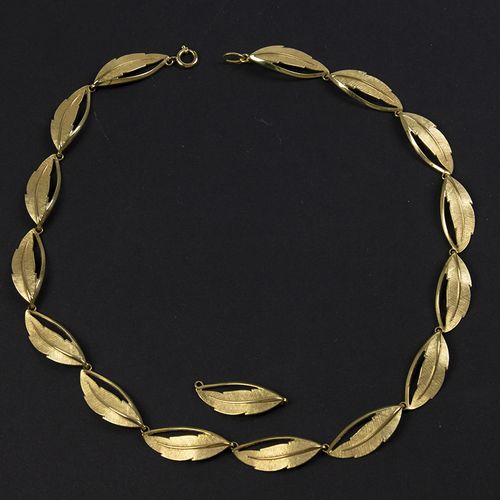 Null Gold jewellery and objects - 14k yellow gold necklace with leaf shaped link&hellip;