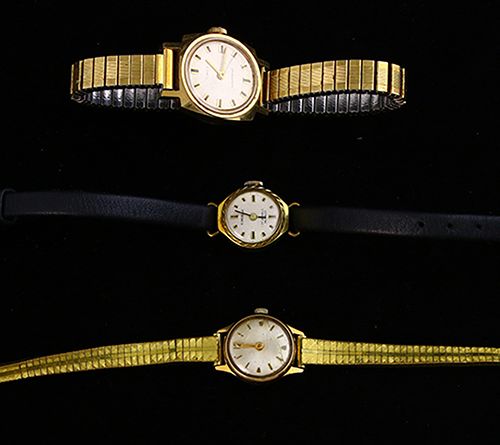 Null Miscellaneous watches - Drie damespolshorloges: Timex, Cordella en een onbe&hellip;