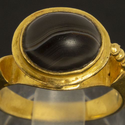 Null Arqueología y hallazgos - Dedal romano de oro de 22 quilates engastado con &hellip;