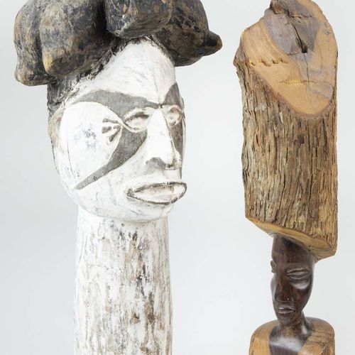 Null 民族志 - 一个非洲木雕躯干和一个非洲木雕面具头，20世纪 -高.41和50厘米