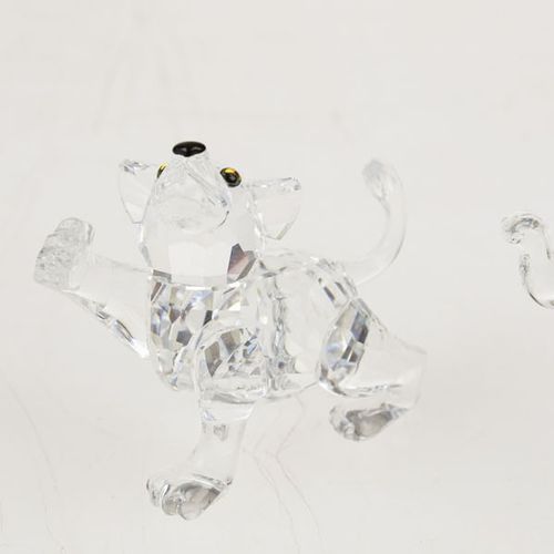 Null 玻璃制品 - 施华洛世奇 - 各种施华洛世奇小雕像。包括一只北极熊，小狮子和一只小象