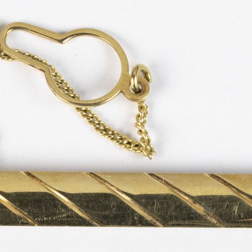 Null Bijoux et objets en or - Pince à cravate en or jaune 14k - 5,8 cm, 4,6 gr -