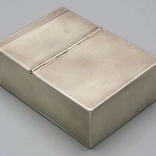 Silberdose / A silver box, Wien, um 1900 Material: silver 800/000,
Hallmark: gua&hellip;