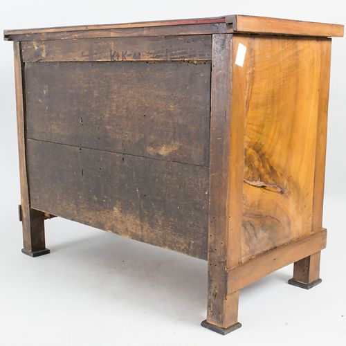 Biedermeier Modell-Kommode / A Miniature Commode, 19. Jh. Materiale: corpo retta&hellip;