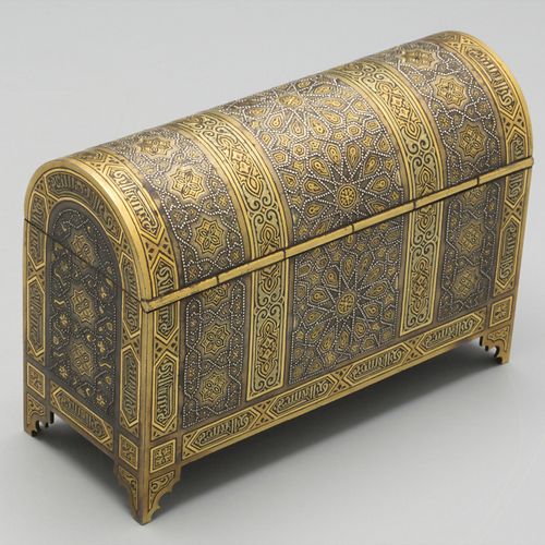 Kleine Truhe (Tabatiere) / A small chest, Orient, 18./19. Jh Material: hierro, p&hellip;