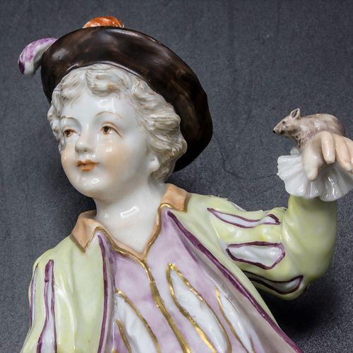 Knabe mit Mausefalle / A boy with a mouse trap, 19. Jh. Matériau : porcelaine, p&hellip;