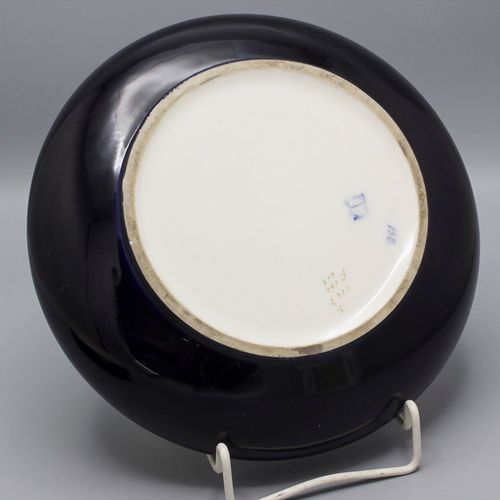 Große Deckel-Bonbonniere / An lidded sweet box, um 1900 Matériau : porcelaine, a&hellip;