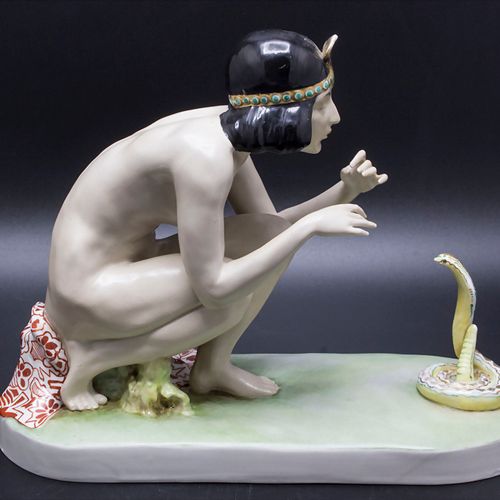 Jugendstil Figur 'Schlangenbeschwörerin' / A nude female snake charmer, Berthold&hellip;