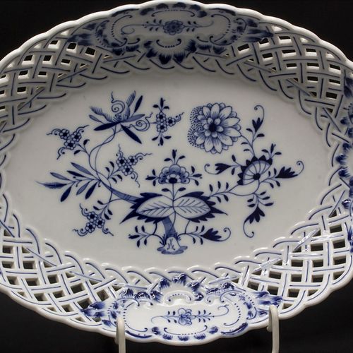 Durchbruch Servierschale / A serving plate, Meissen, 19. Jh. Material: porcelana&hellip;