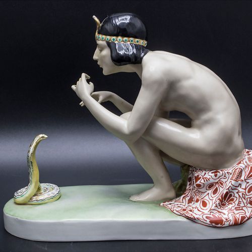 Jugendstil Figur 'Schlangenbeschwörerin' / A nude female snake charmer, Berthold&hellip;