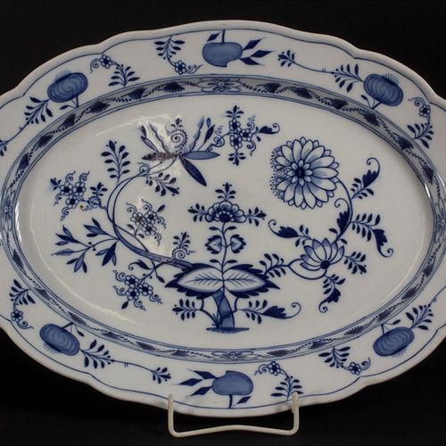 Große Zwiebelmuster Servierplatte / A large onion pattern serving plate, Meissen&hellip;
