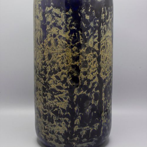 Beate Kuhn (1927-2015), Studiokeramik, Zylindrische Vase, um 1970 Matériau : cér&hellip;