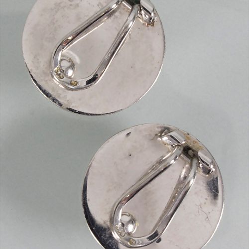 Paar Ohrclips / A pair of 8 ct ear clips, 1960er/1970er Material: oro blanco Au &hellip;