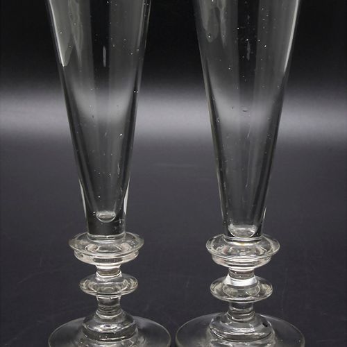 Zwei Biedermeier Sektflöten / Two Biedermeier sparkling wine glasses, 19. Jh. Ma&hellip;