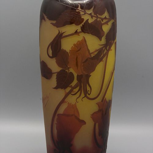 Jugendstil Vase mit Rosen / An Art Nouverau cameo glass vase with roses, Paul Ni&hellip;
