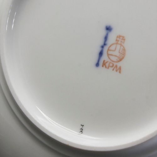 Zwei kleine Teller / Two small plates, KPM, Berlin, 20. Jh. Material: porcelana,&hellip;