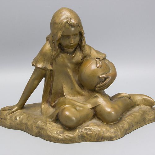 Figürliche Jugendstil Tischklingel 'Kind mit Ball' / A figural Art Nouveau table&hellip;