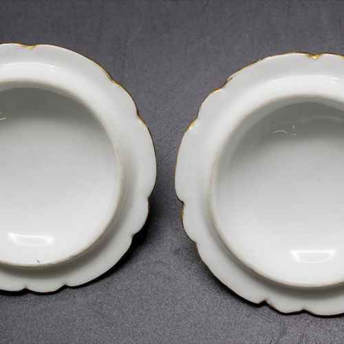 Paar Cremetöpfchen / A pair of cream pots, Frankreich, 19. Jh. Materiale: porcel&hellip;
