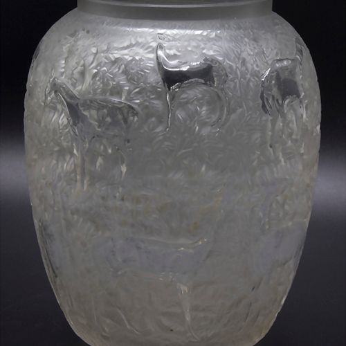 Vase 'Biches', René Lalique, Paris, um 1935 Material: Farbloses Glas, Marke/Sign&hellip;