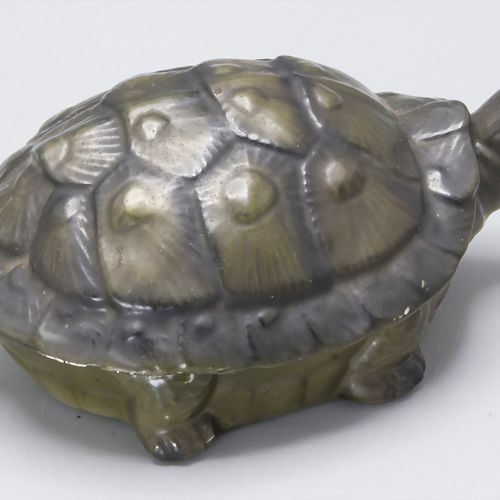 Schildkröte als Zierdose / A turtle as decorative box, Scheibe Alsbach, Anfang 2&hellip;