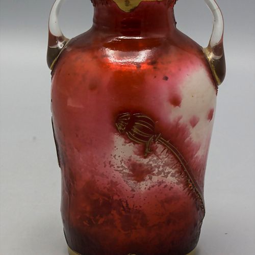 Jugendstil Vase mit Klatschmohn / An Art Nouveau glass vase with poppy flowers, &hellip;