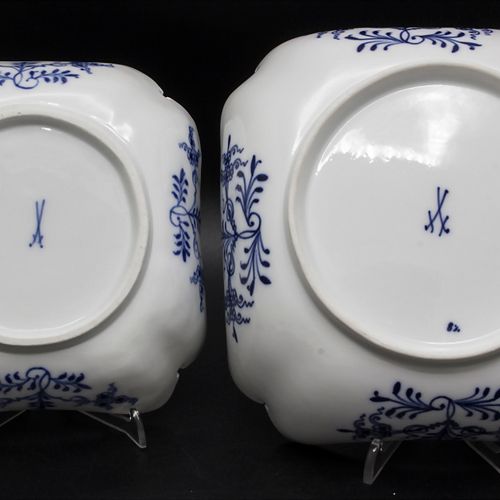 Zwei Zwiebelmuster Servierschalen / Two onion pattern serving bowls, Meissen, 19&hellip;