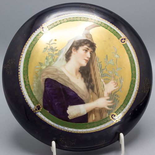 Große Deckel Bonbonniere / An lidded sweet box, um 1900 Materiale: Porcellana, s&hellip;