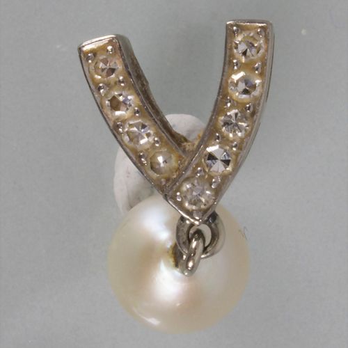 Konvolut aus 4 Perlenohrsteckern / A set of 4 pearl earrings Material: probablem&hellip;