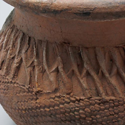 4 Teile Keramik / 4 pieces of ceramics, 20. Jh. Bestehend aus: einer Schale, ein&hellip;