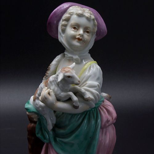 Mädchen mit Lamm / A porcelain figure of a girl with a lamb, 19. Jh Material: Po&hellip;
