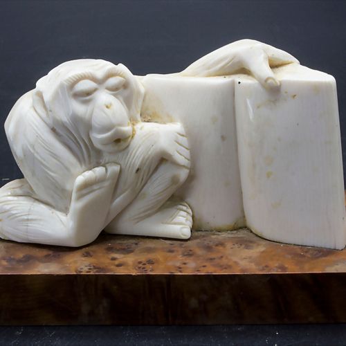 Art Déco Briefbeschwerer 'Affe mit Buch' / An Art Deco paper weight 'ape with a &hellip;