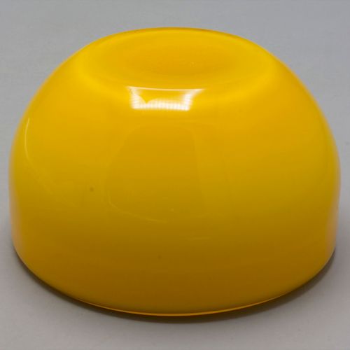 Senfgelbe Glasschale / A mustard yellow glass bowl, 1960er Jahre Materiale: pare&hellip;