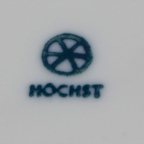 Mokkatasse und Zuckerdose / A mocha cup and a sugar bowl, Höchst, 20. Jh. Matéri&hellip;