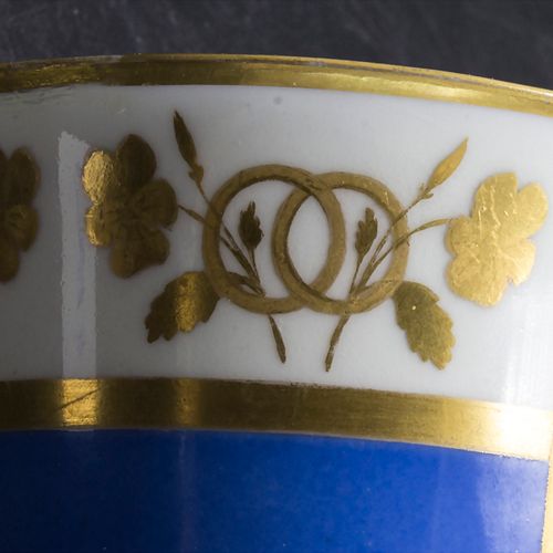 Empire Tasse mit Symbolen der Liebe und der Ehe / An Empire cup with symbols of &hellip;