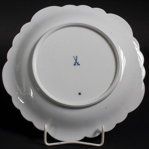 Zwei Zwiebelmuster Servierteller / Two onion pattern serving plates, Meissen, 19&hellip;