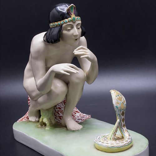 Jugendstil Figur 'Schlangenbeschwörerin' / A nude female snake charmer, Berthold&hellip;